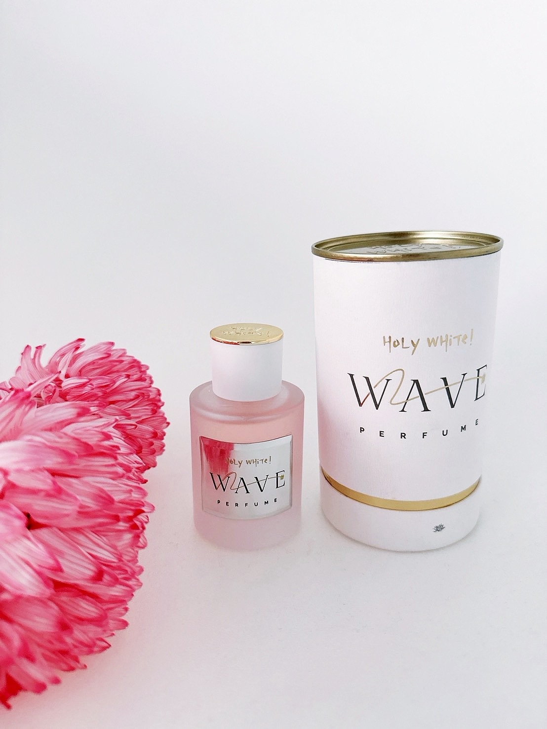 HoLYWHiTE水蓮花香精🪷50ml 香水