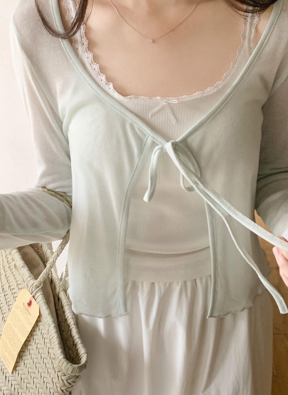 韓國grace muse授權 輕盈蝴蝶結綁帶木耳邊透感小罩衫