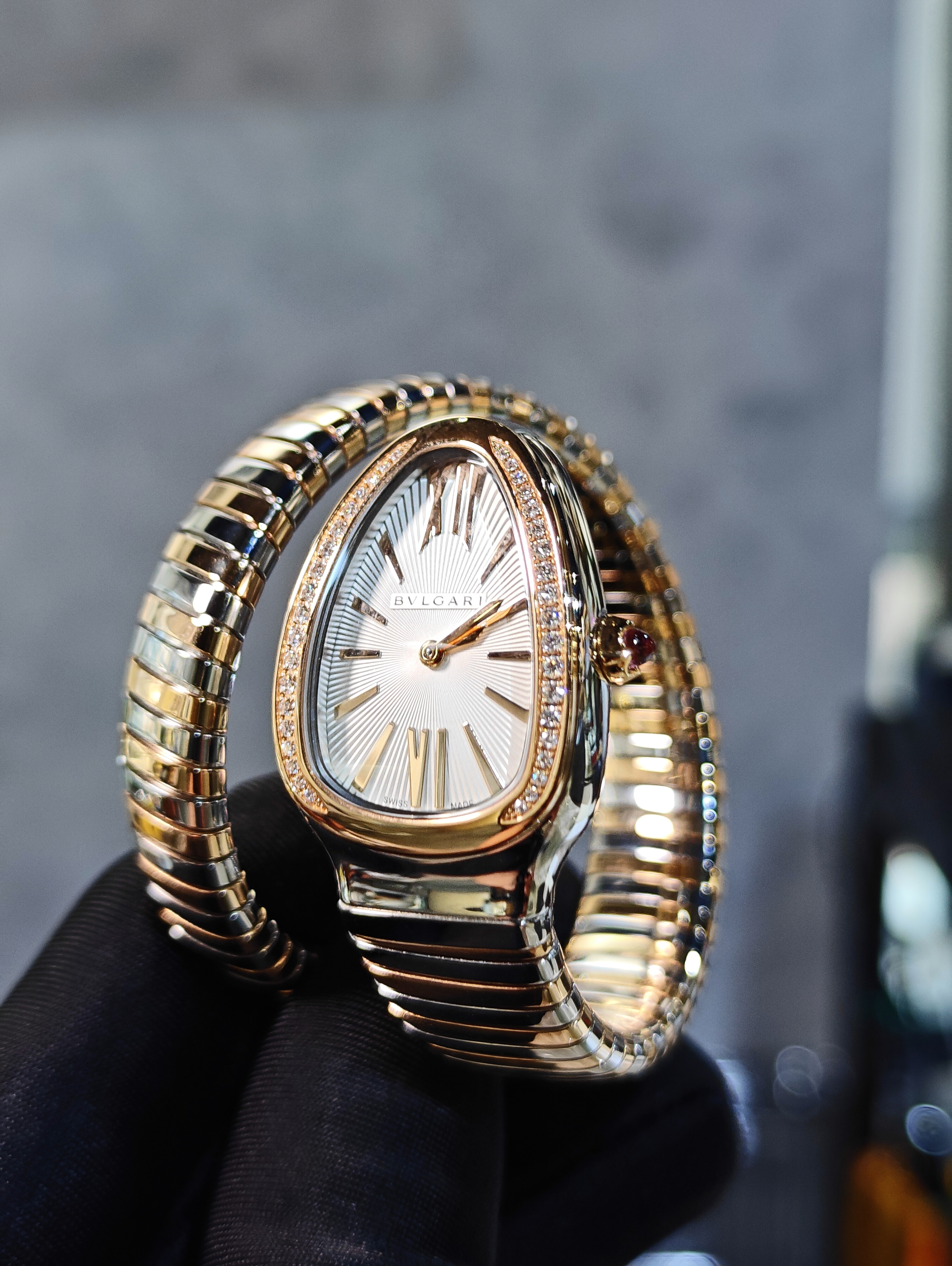 BRAND NEW 102237 BULGARI SERPENTI TUBOGAS SILVER DIAL WITH DIAMOND BEZEL ROSE GOLD STEEL SINGLE SPIRAL 35 MM (Small Size)