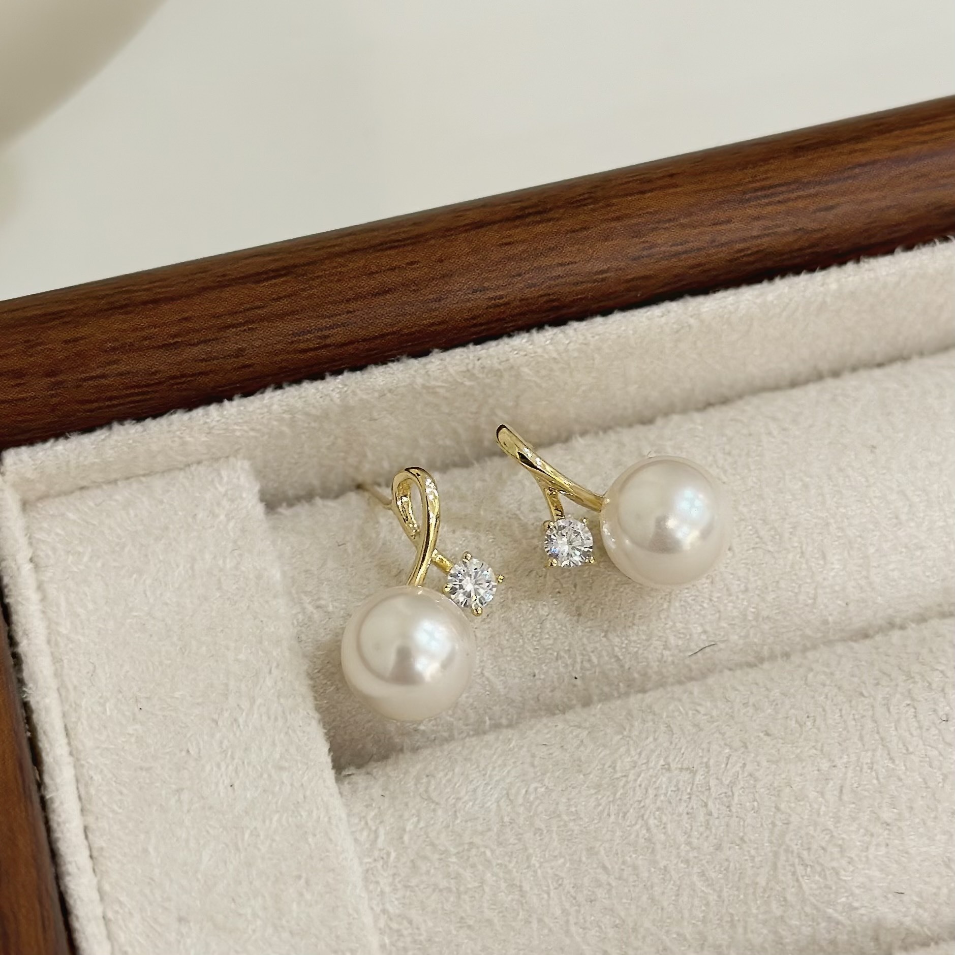 M14交叉小鑽珍珠耳貼