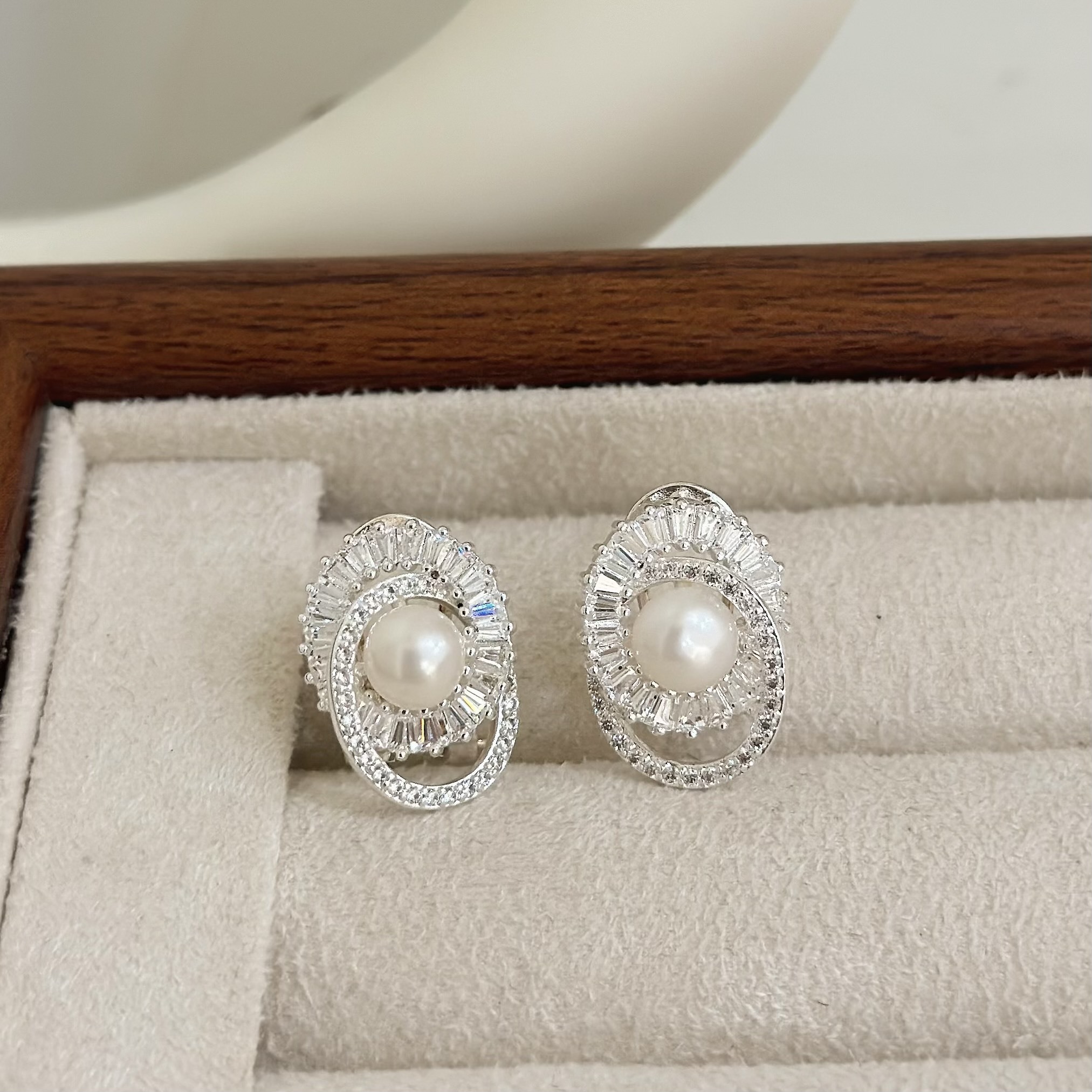 B531鋯石雙圈珍珠耳針