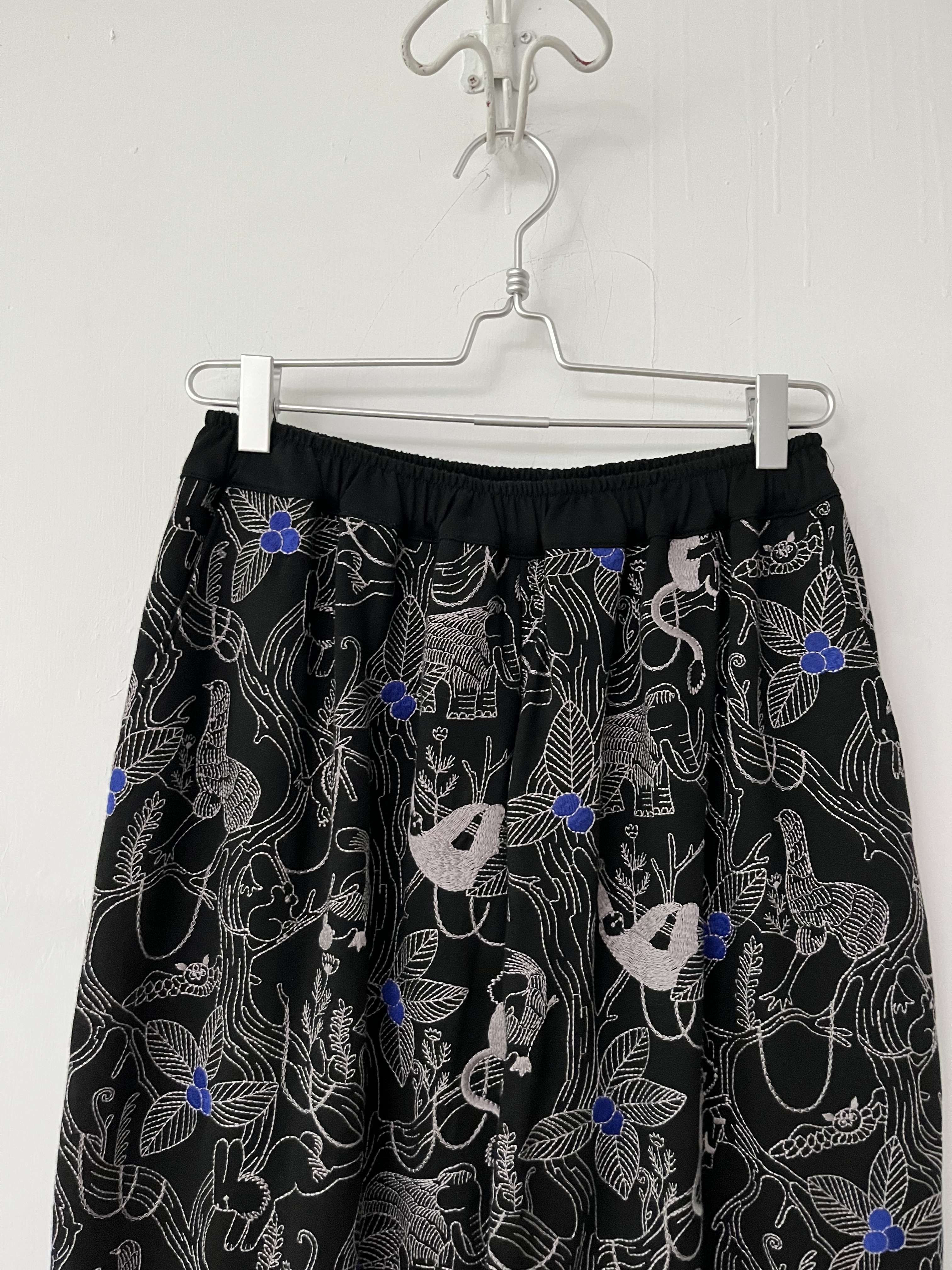 黑色刺繡全橡筋褲