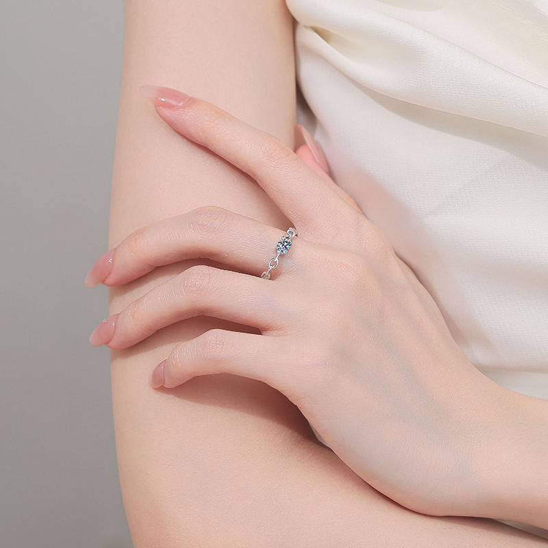 蛋形莫桑鑽50份戒指     R05C050