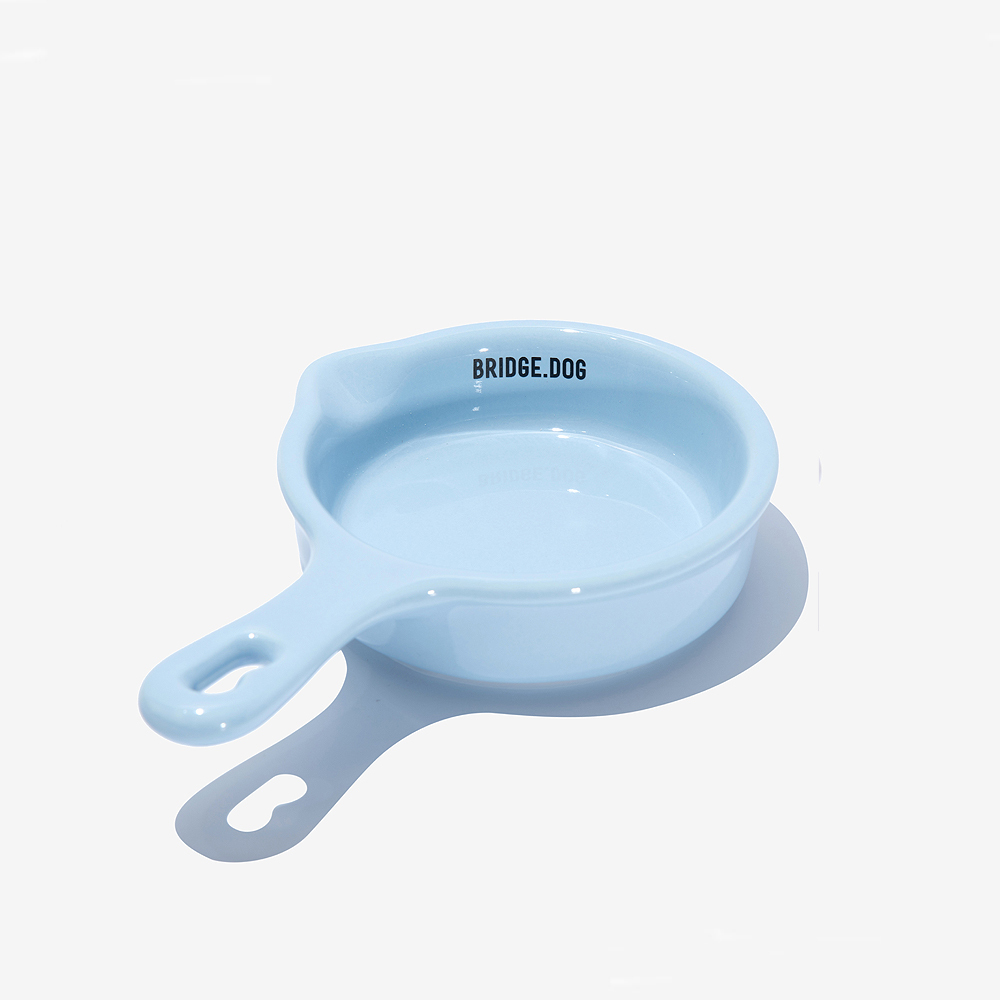 BRIDGE. DOG TOY 亮面平底鍋造型盤 (藍)
