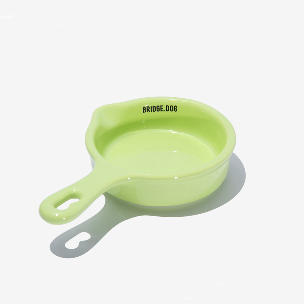 BRIDGE. DOG TOY 亮面平底鍋造型盤 (綠)