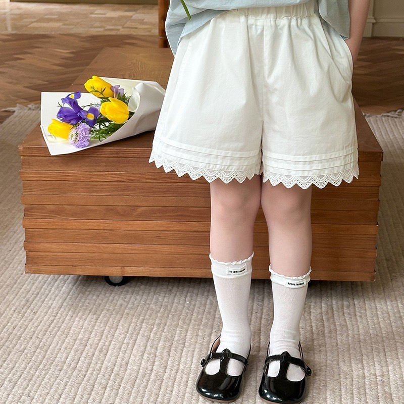 蕾絲花邊短褲
