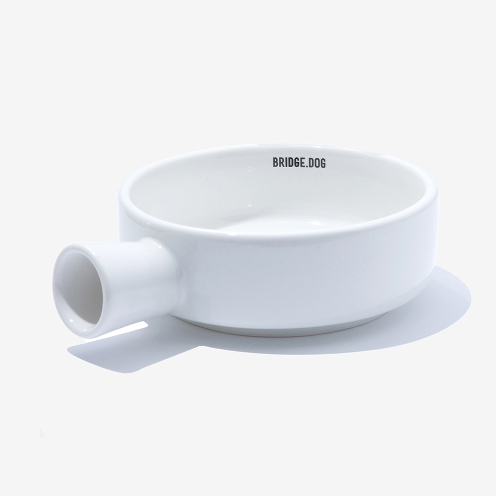 BRIDGE. DOG BASIC 霧面平底鍋造型盤 (白)