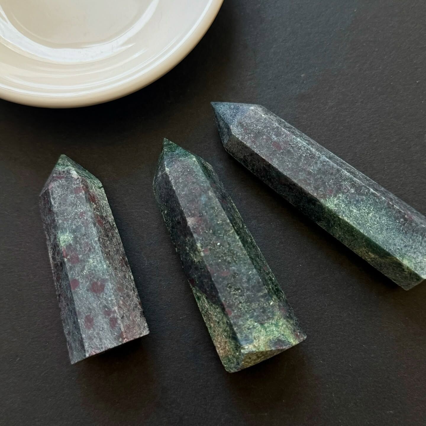 [原石] 紅寶藍晶石 水晶柱