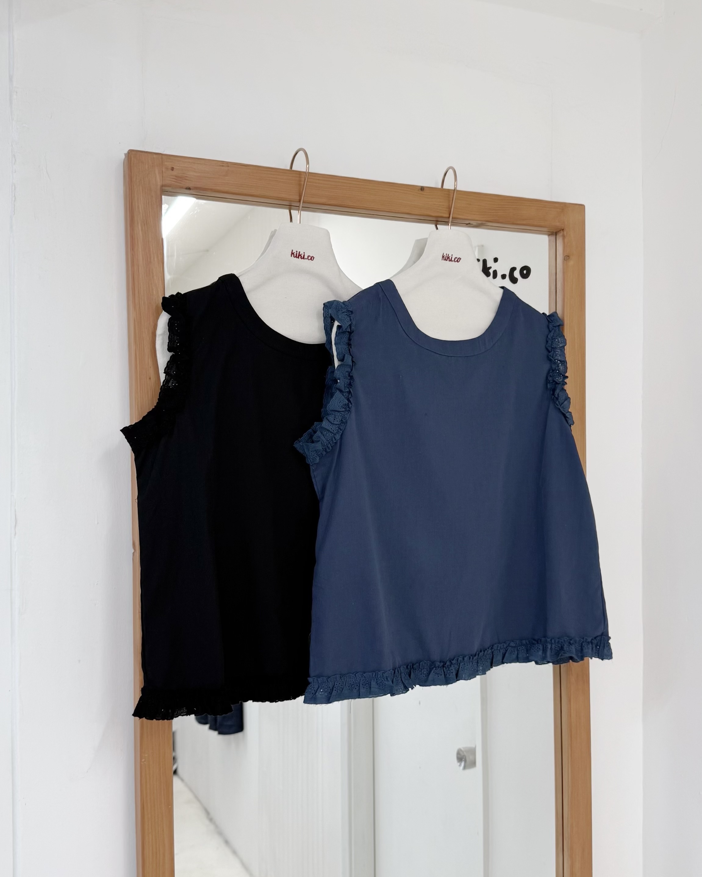 通花袖邊純色背心