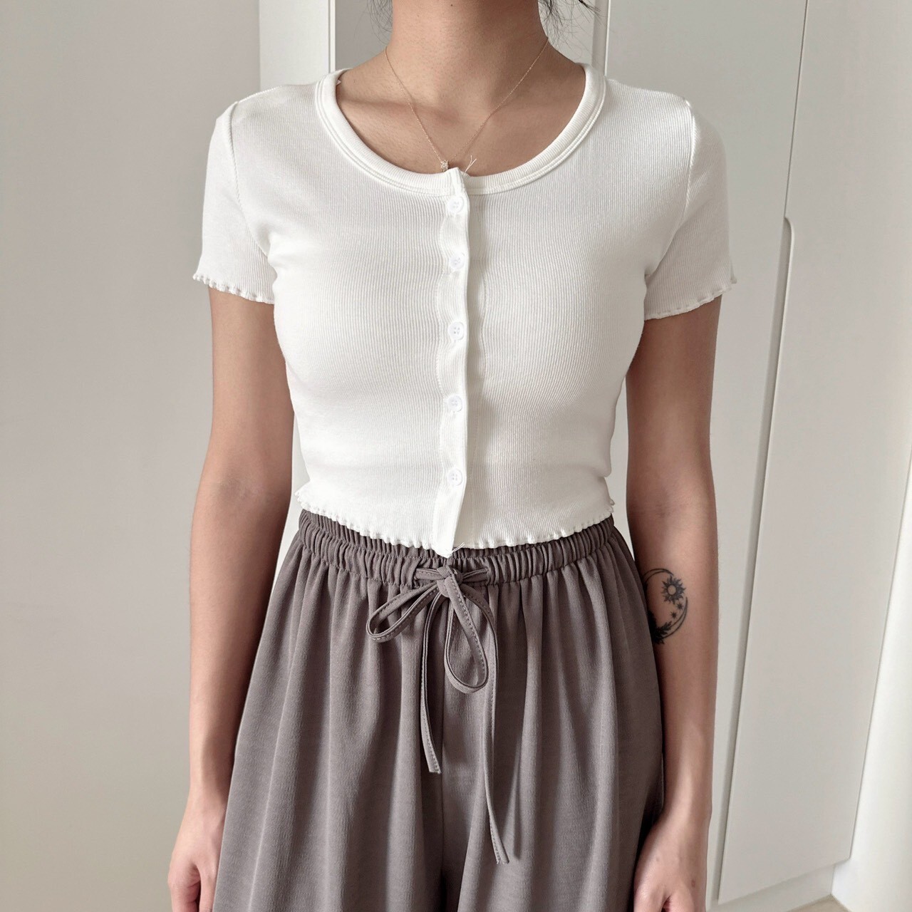 開釦木耳邊上衣 312