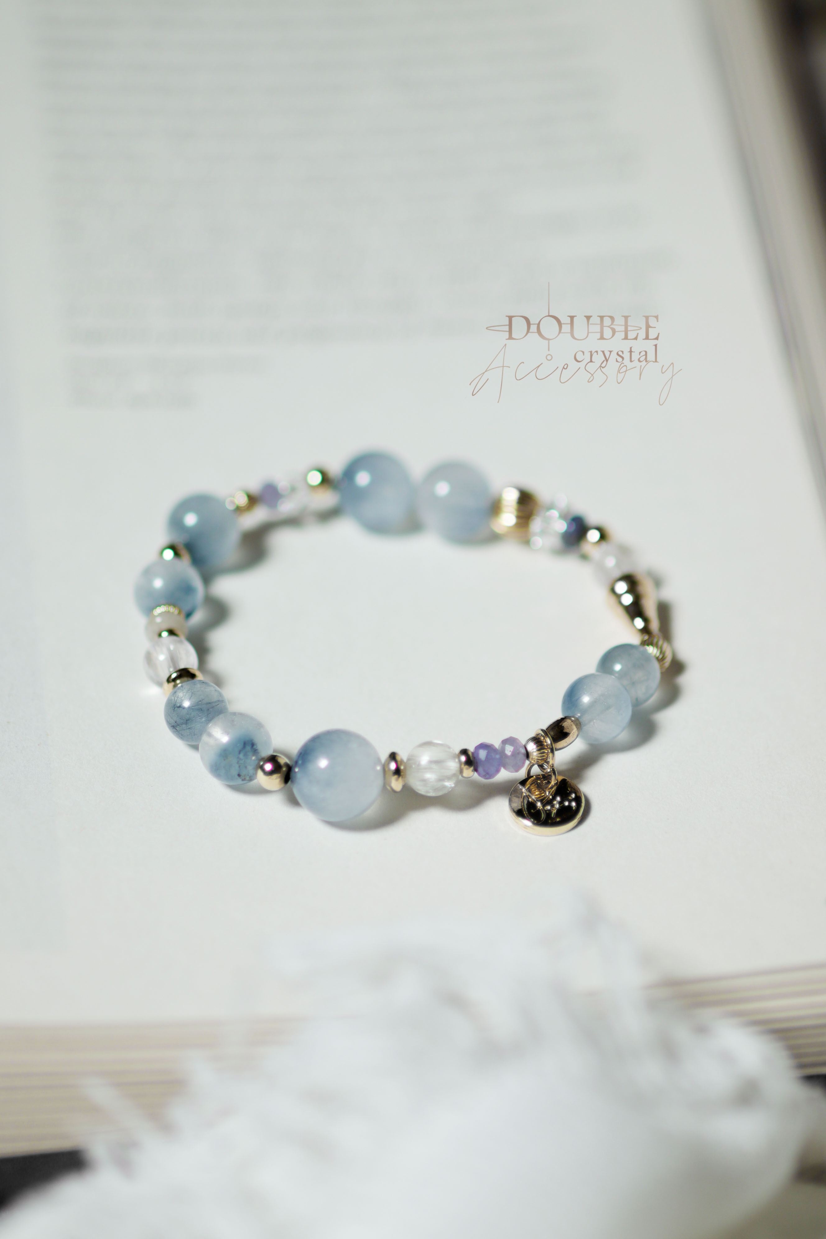 雲層之下：霧霾藍兔毛．冰透拉絲白鋰輝．坦桑．藍點石