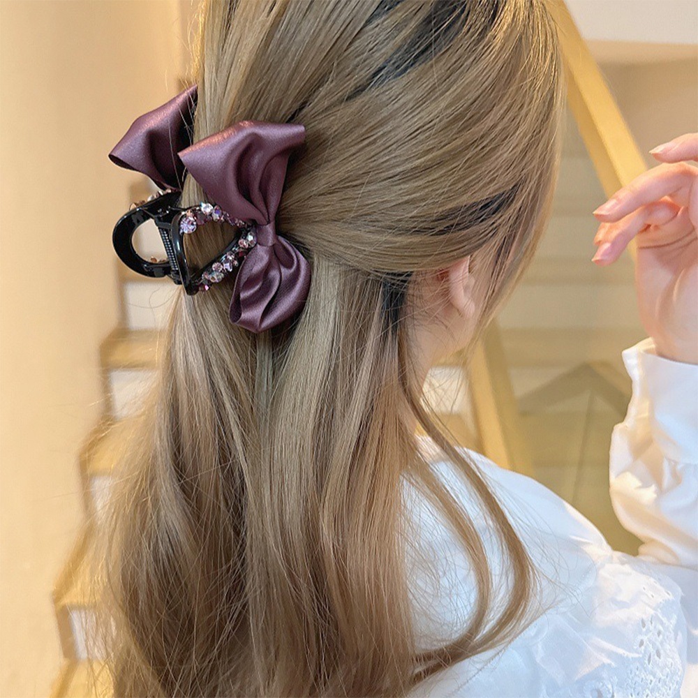 蝴蝶結 緞面 鯊魚夾 水鑽髮夾 髮飾 韓國髮夾 抓夾 頭飾 後腦勺夾 裝飾 馬尾抓夾 配飾 髮夾女 女生飾品 氣質145