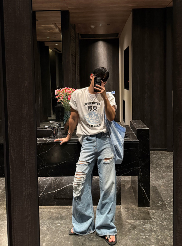 水洗超破洞牛仔闊腿褲