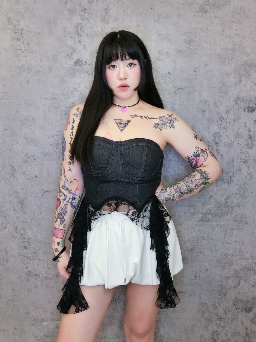 牛仔馬甲蕾絲拼接