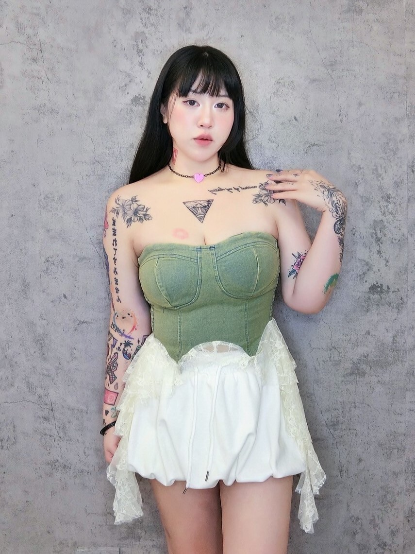 牛仔馬甲蕾絲拼接