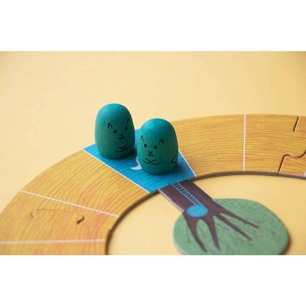 Londji收集果實戰策遊戲，遊戲以松鼠棋進行，8個木製松鼠棋子，共4色各2個