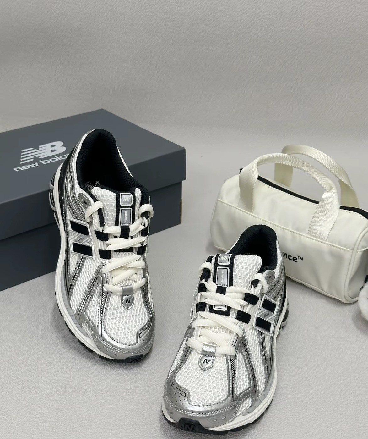 <現貨> New Balance NB 1906R 休閒城市通勤跑步鞋 銀黑色 M1906RER