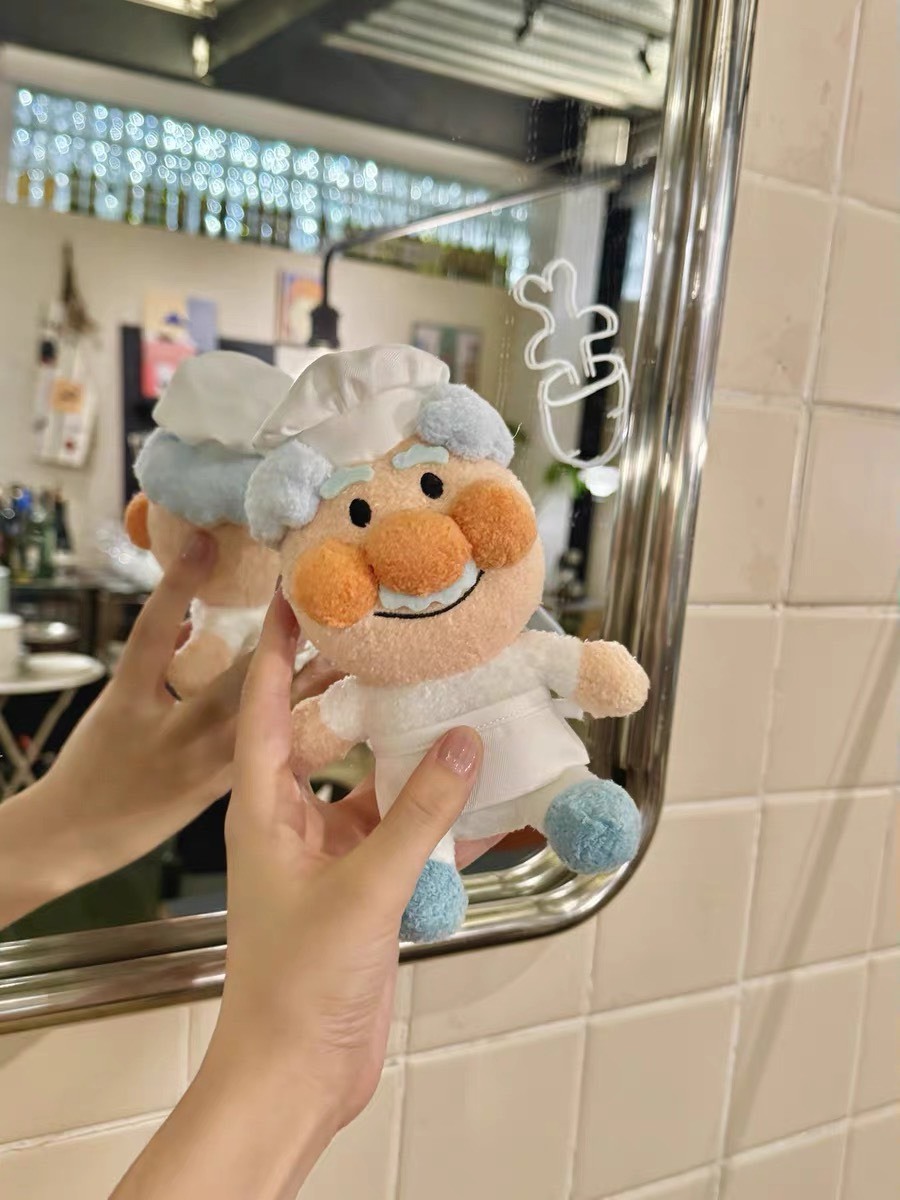 iSNEAKERS | 麵包超人 Anpanman 正版授權 坐姿公仔 娃娃 吊飾 12cm