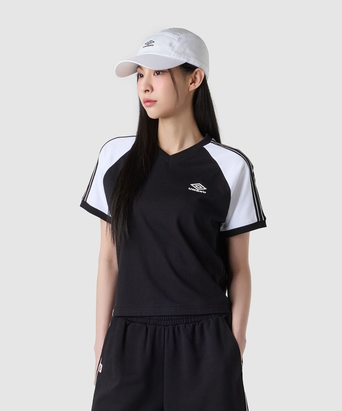 【代購】UMBRO HBL OG Side-diamond 女 V領 短袖 短T UQ322CRS81