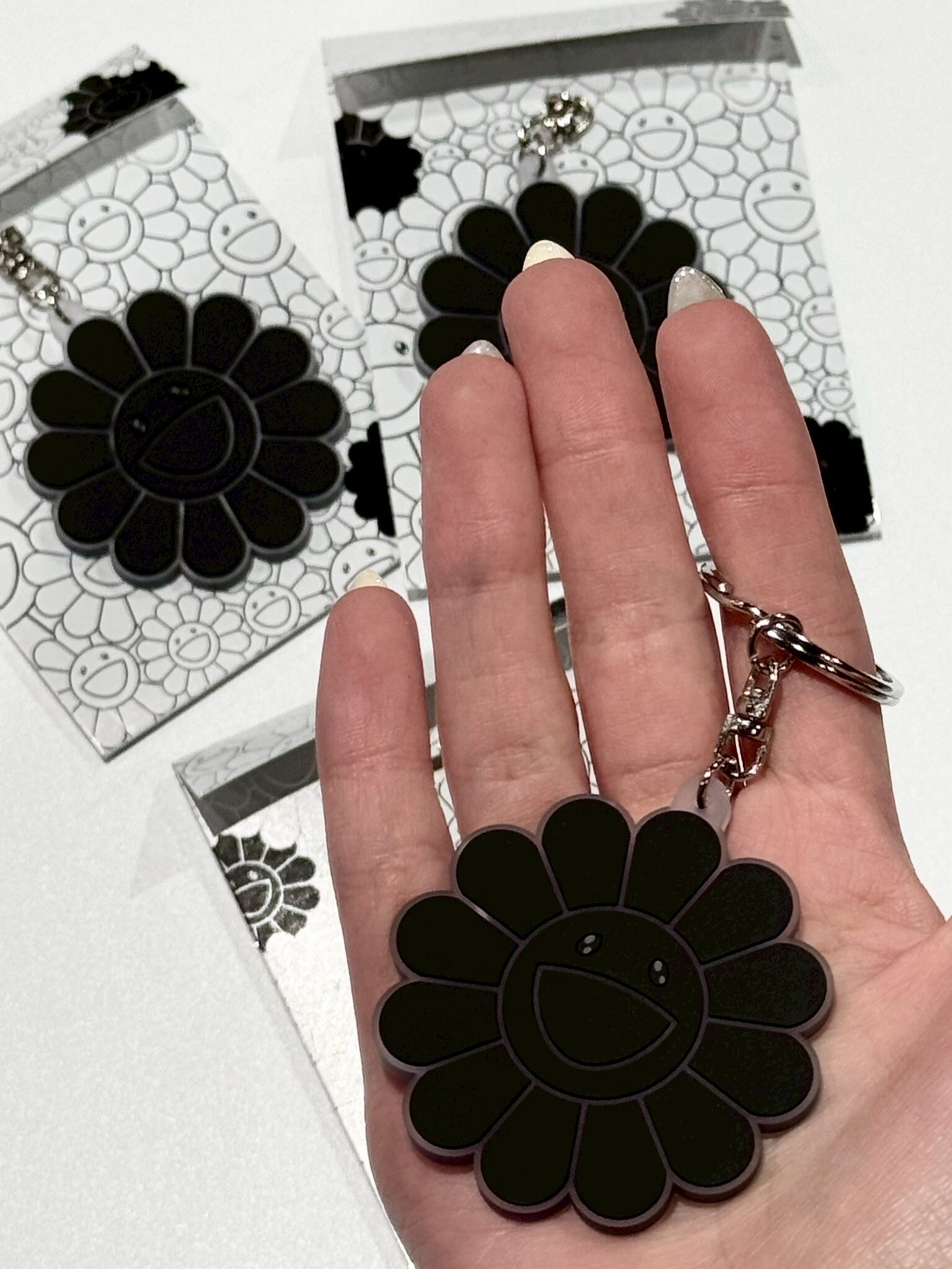 村上隆 暗黑膠印小花 鑰匙圈