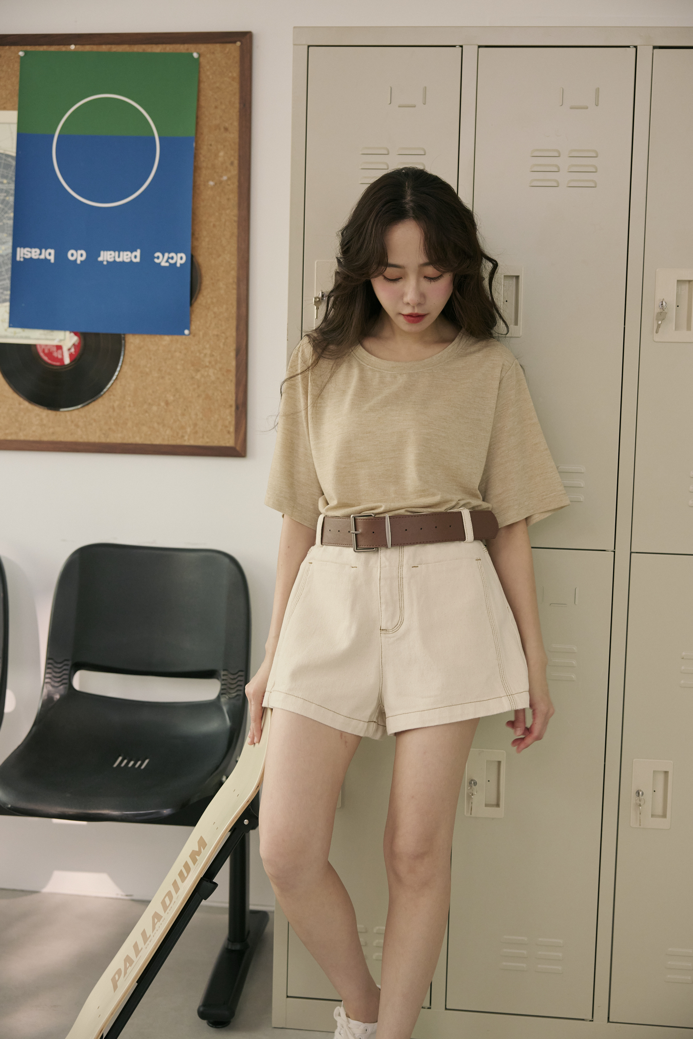 米白壓線牛仔短褲（附皮帶）