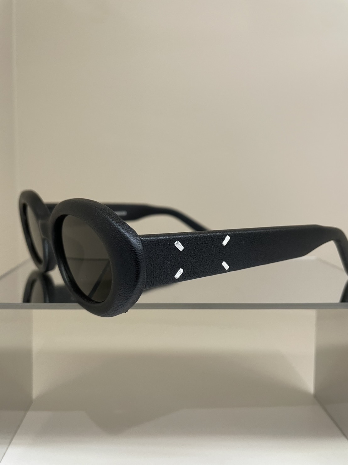 FH71 Gentle monster 黑色橢圓墨鏡