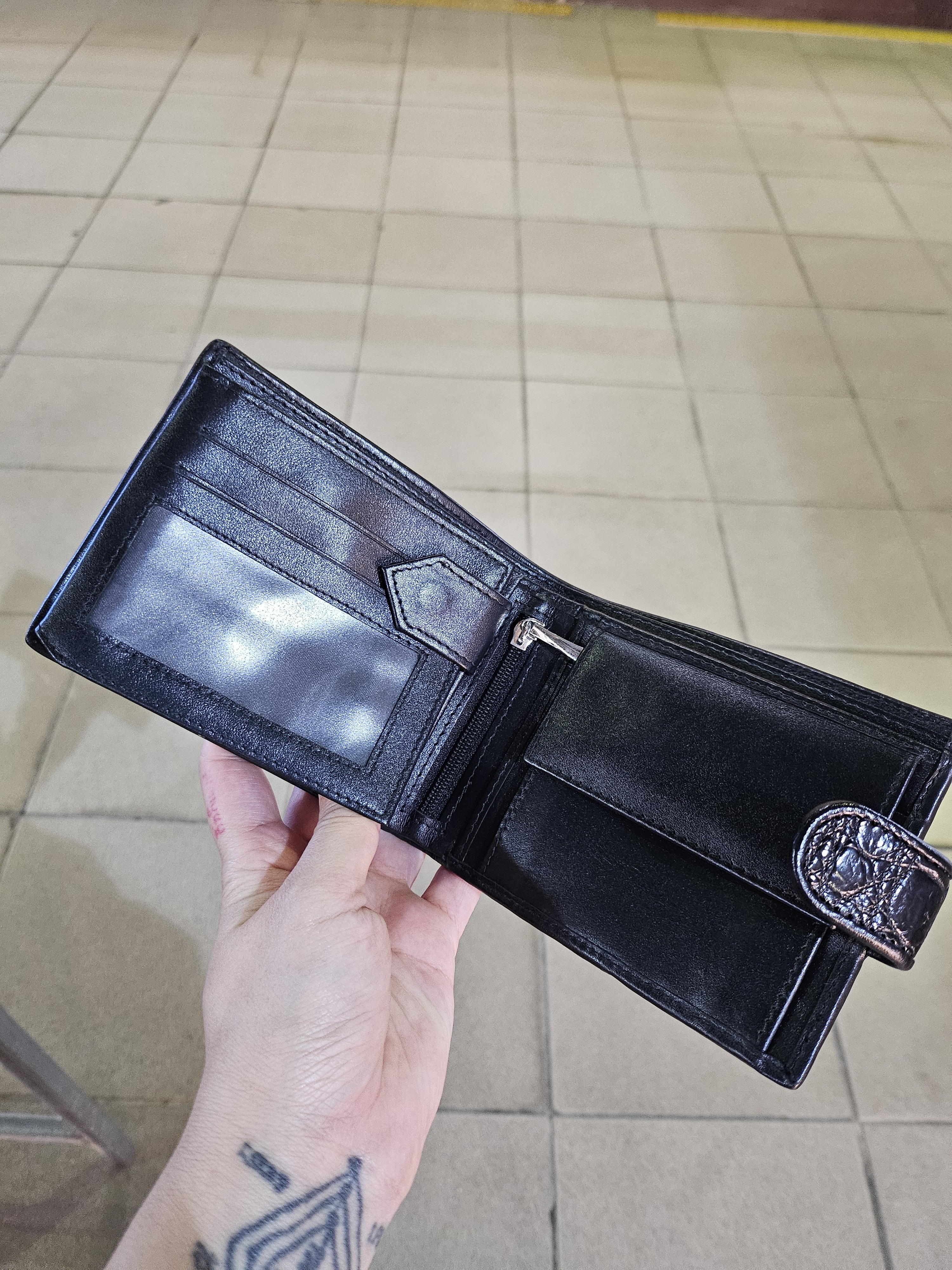 泰國 鱷魚皮扣短銀包 (T6 T770)