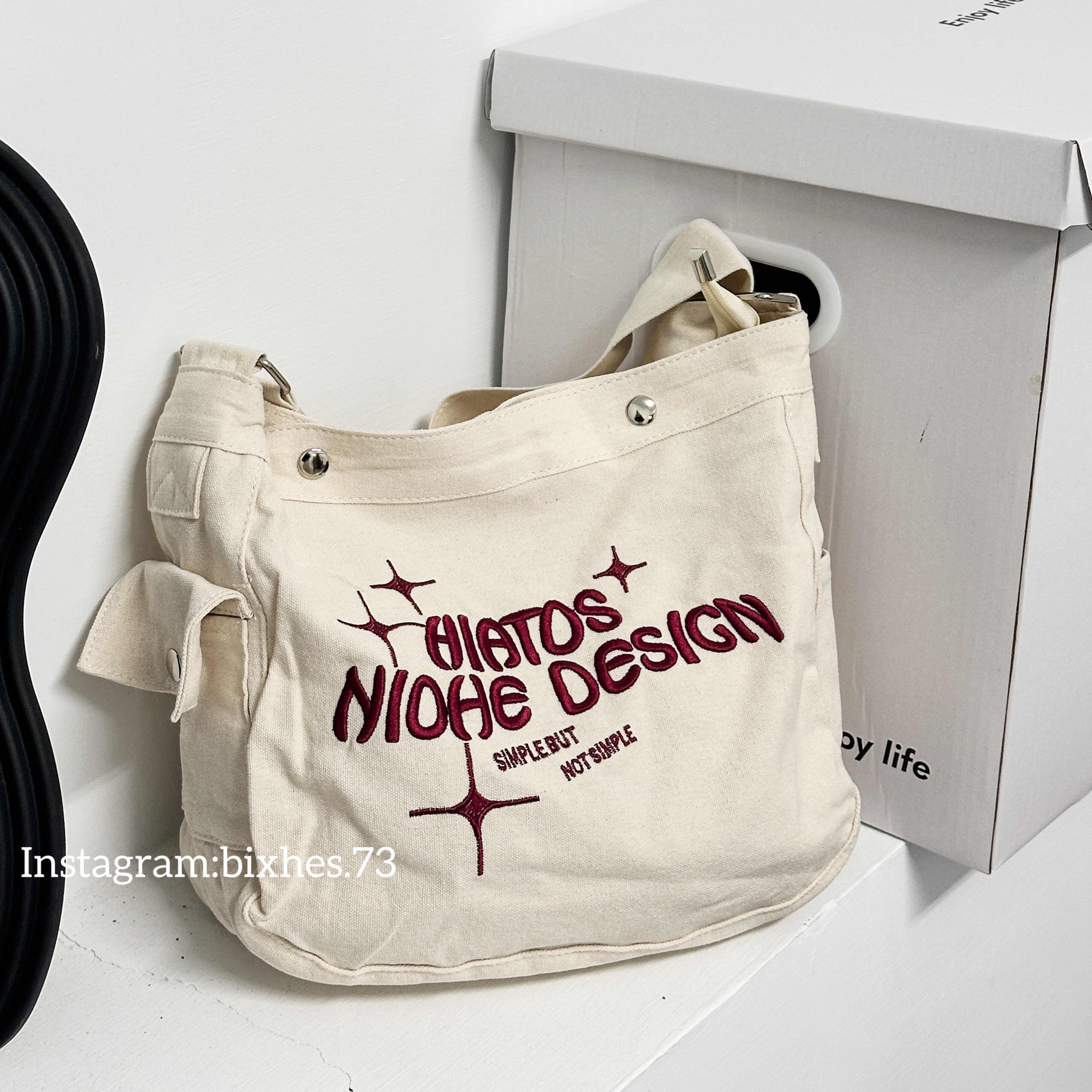 刺繡紅字米白帆布包(M00003)