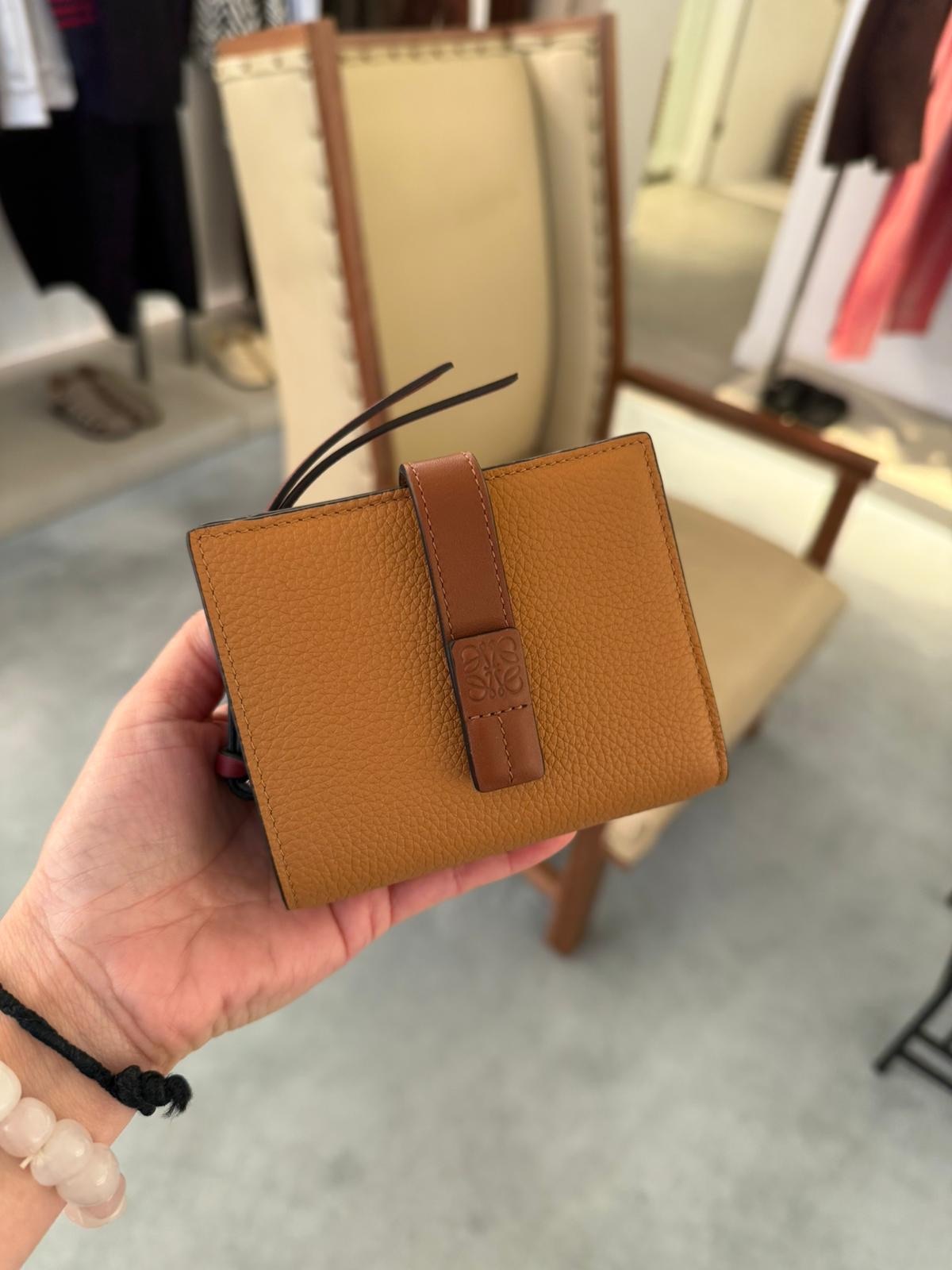 Loewe Compact Act Zip Wallet Light Caramel