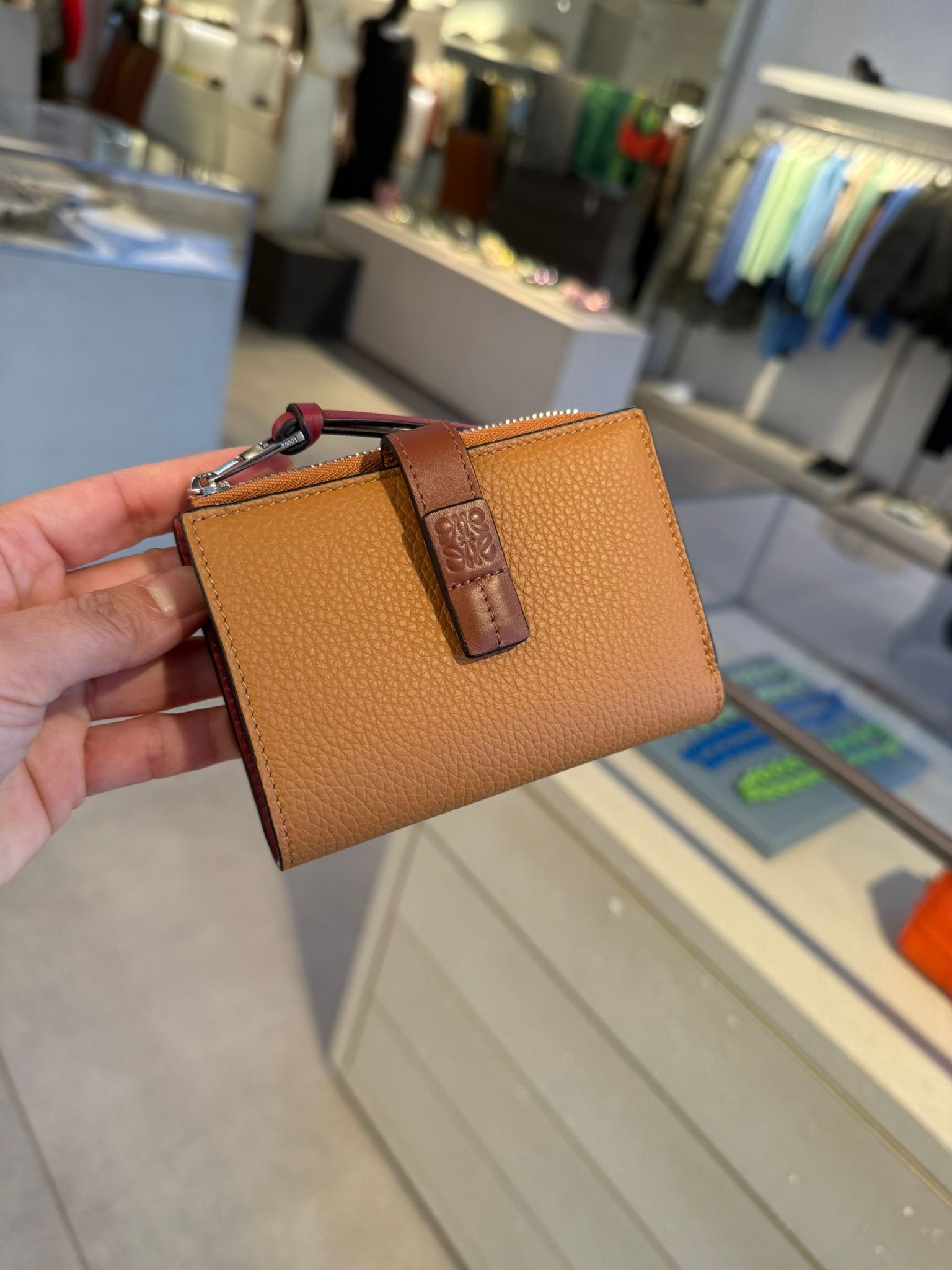 Loewe Slim Compact zip bifold wallet Light Caramel