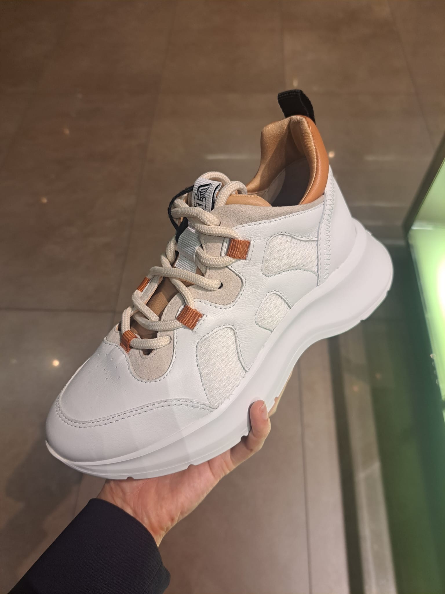 Tods Hogan HXW585 sneaker Cream Caramel