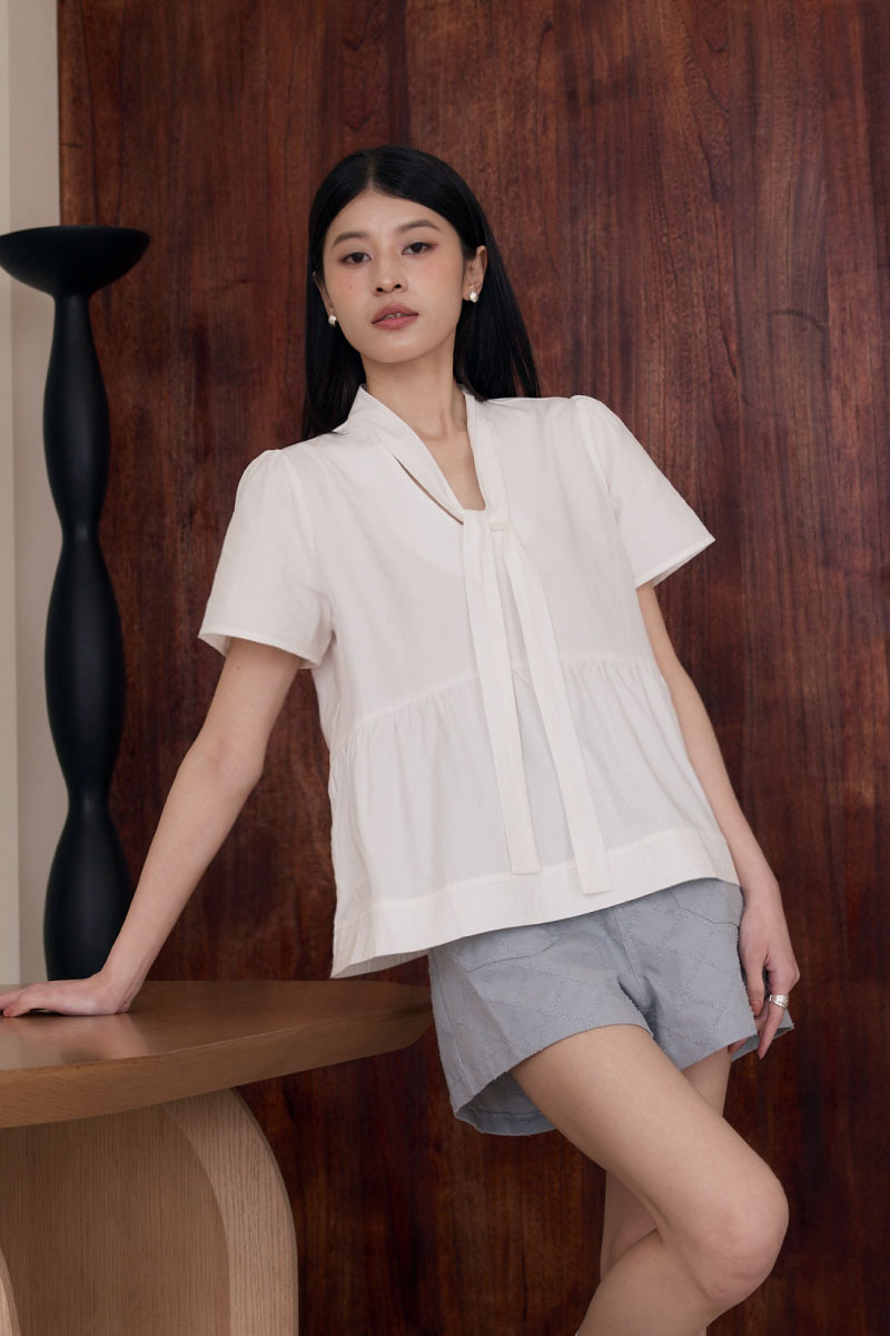 綁帶領寬襬上衣