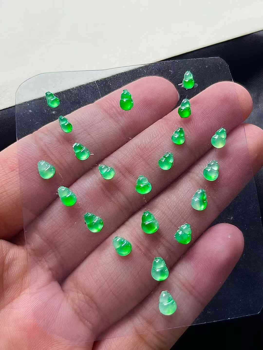 616334 翡翠葫蘆一手