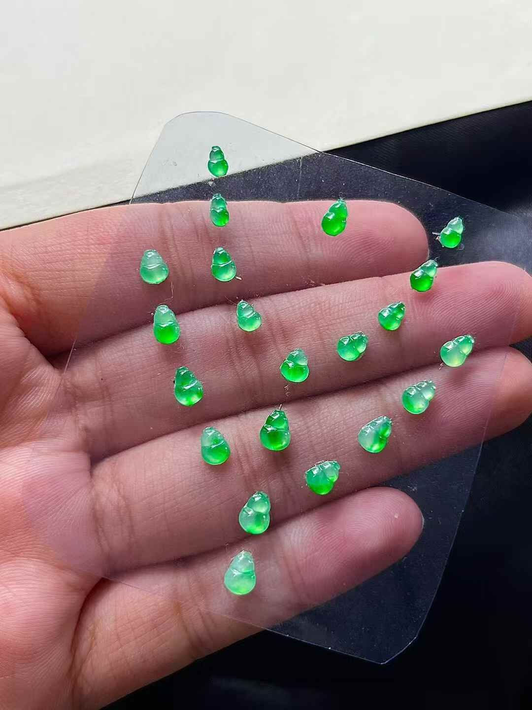 616334 翡翠葫蘆一手