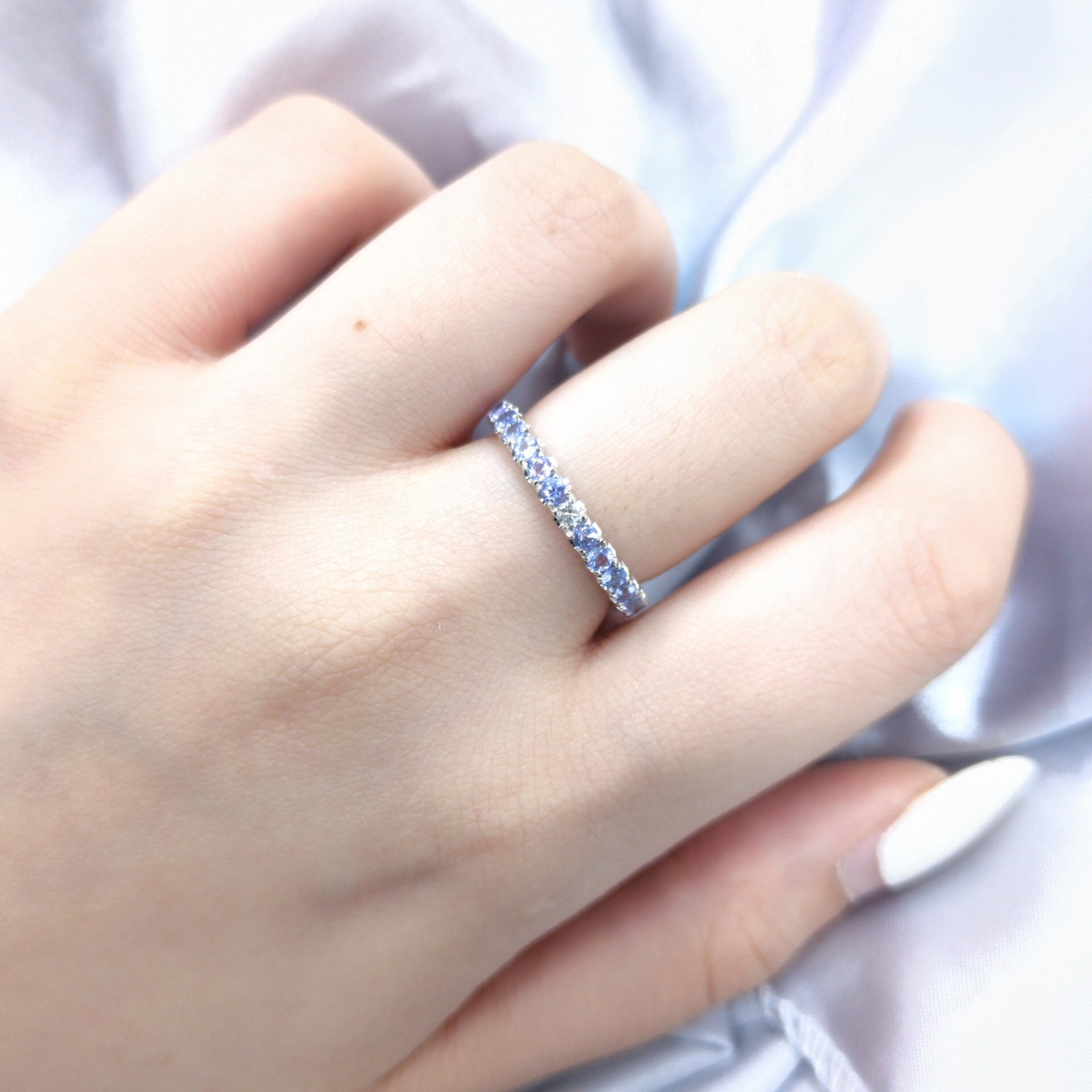 全新18K白金1卡16份坦桑石配4份鑽石全圈戒指