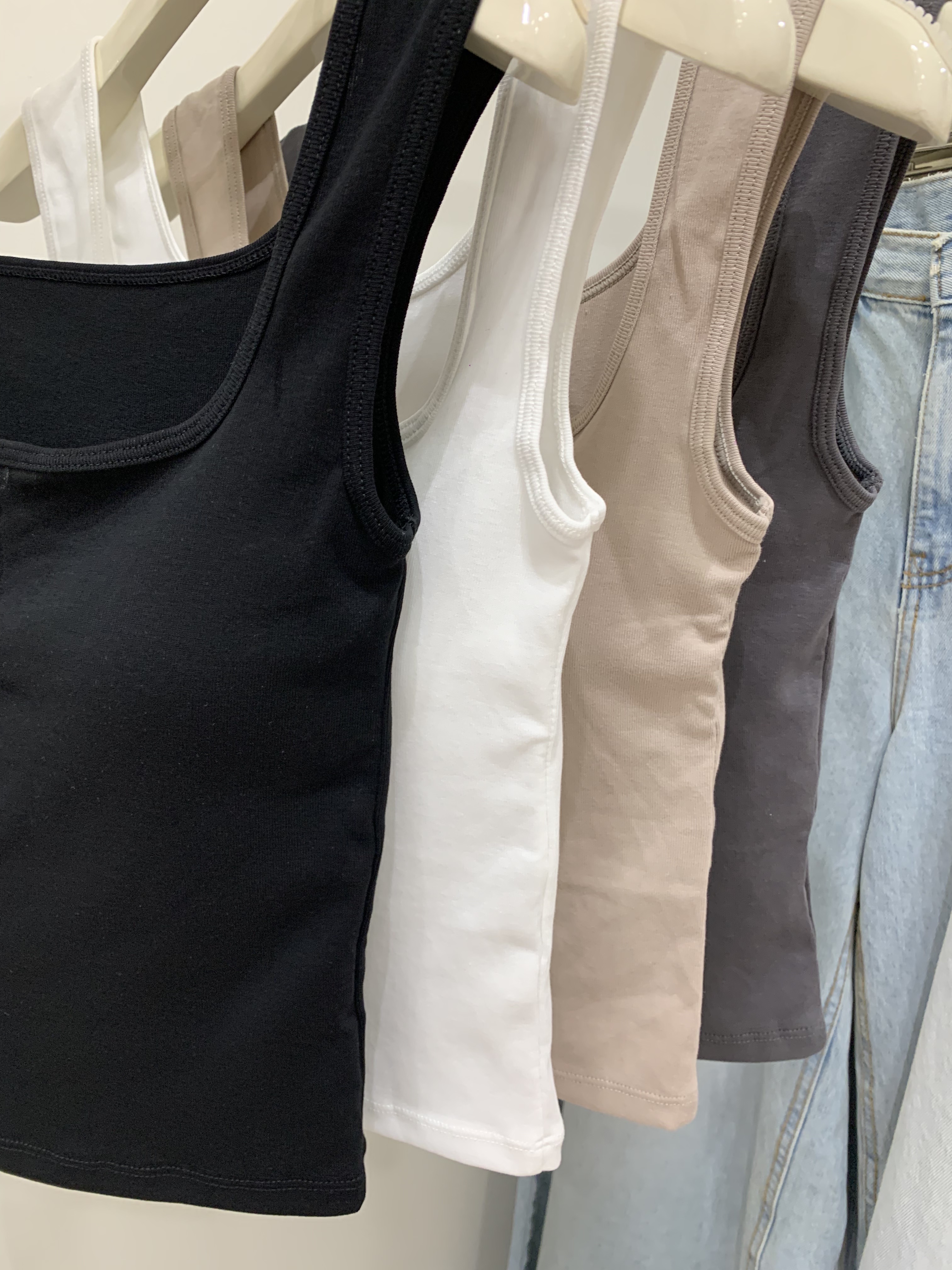 1035 不裸露自在出門Bratop