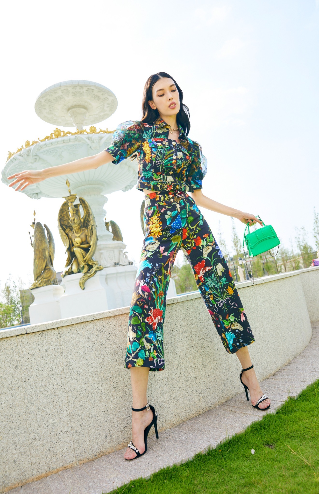 BC1EA015A1 異國花園復古五分袖上衣 (附布腰帶/2色)