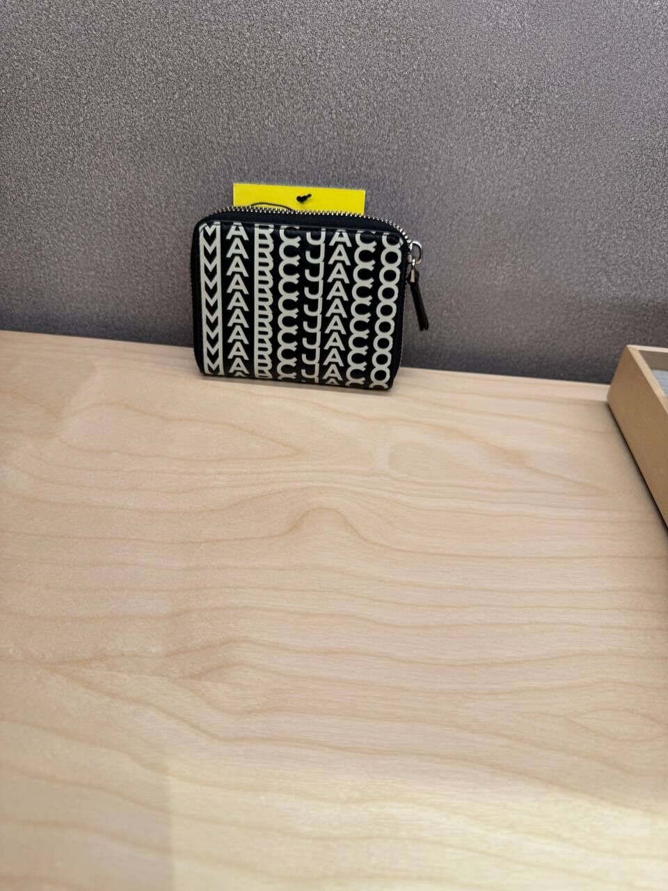 [U] MJ BLACK/WHITE S150L03FA22-005 MONOGRAM ZIP-AROUND WALLET, 196611009119 (UMJ38)