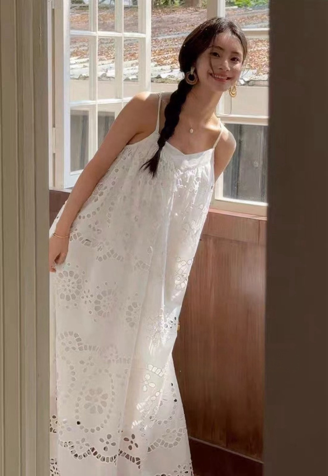 1953 刺繡挖空鏤空綁帶長洋