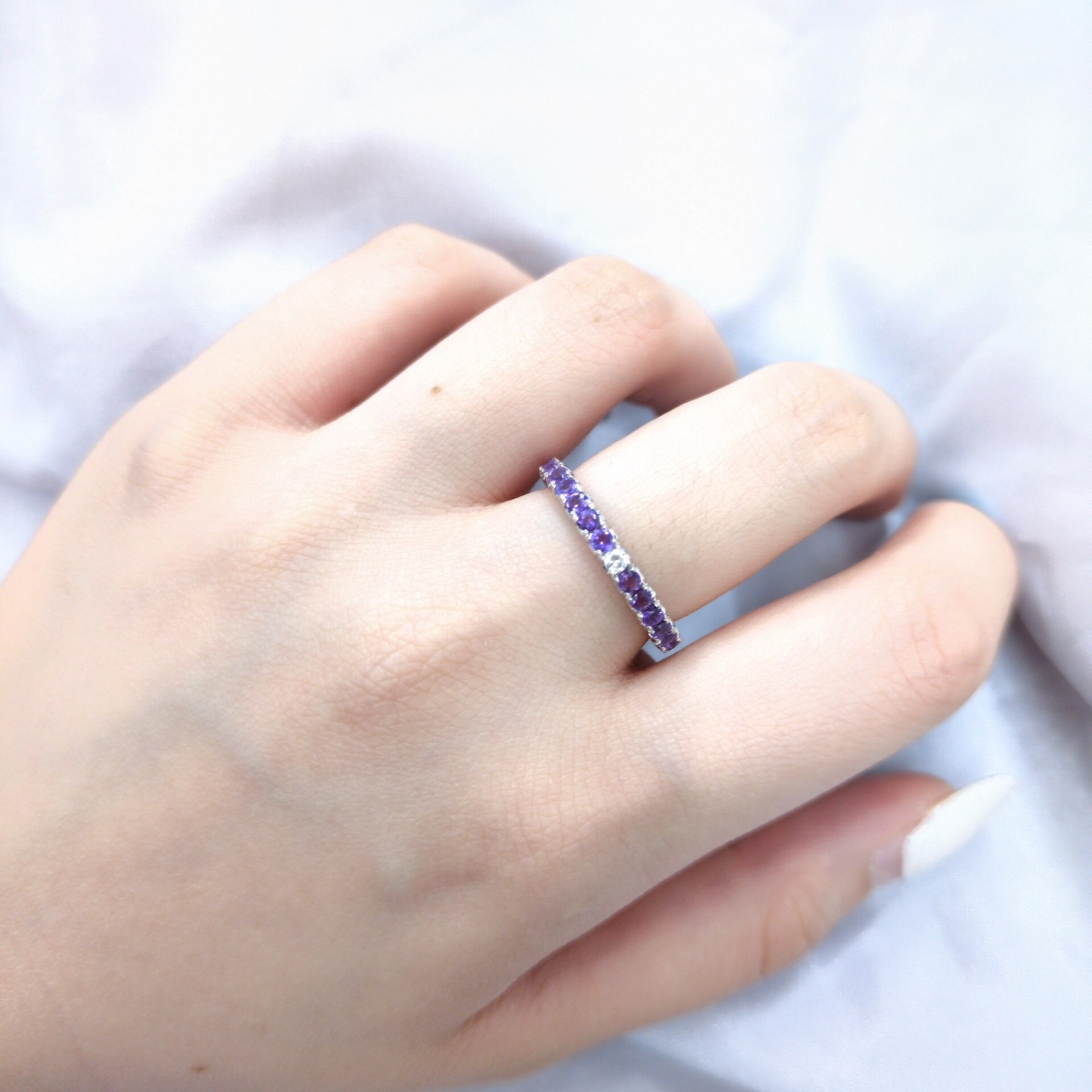 全新18K白金約1卡紫晶配3-4份鑽石全圈戒指