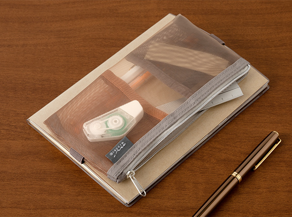 Midori 網眼分隔扁形筆袋：附綁書帶