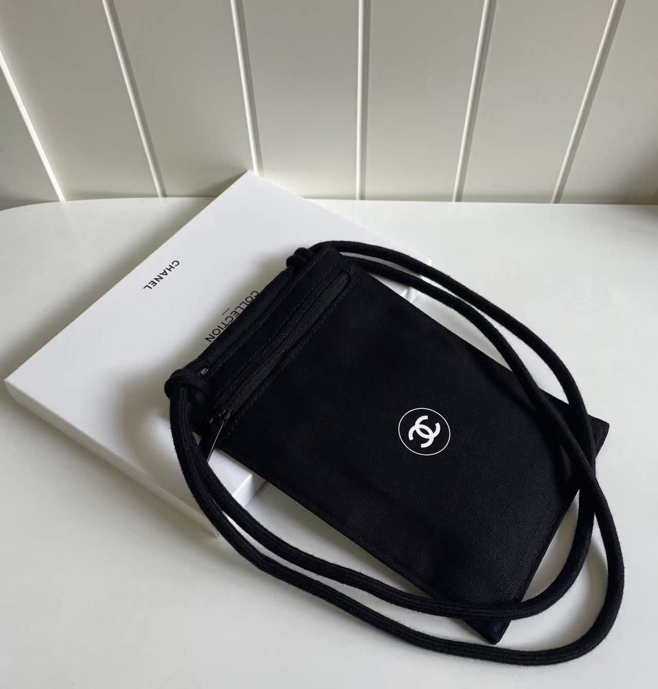 (現貨) Chanel 黑布電話証件袋