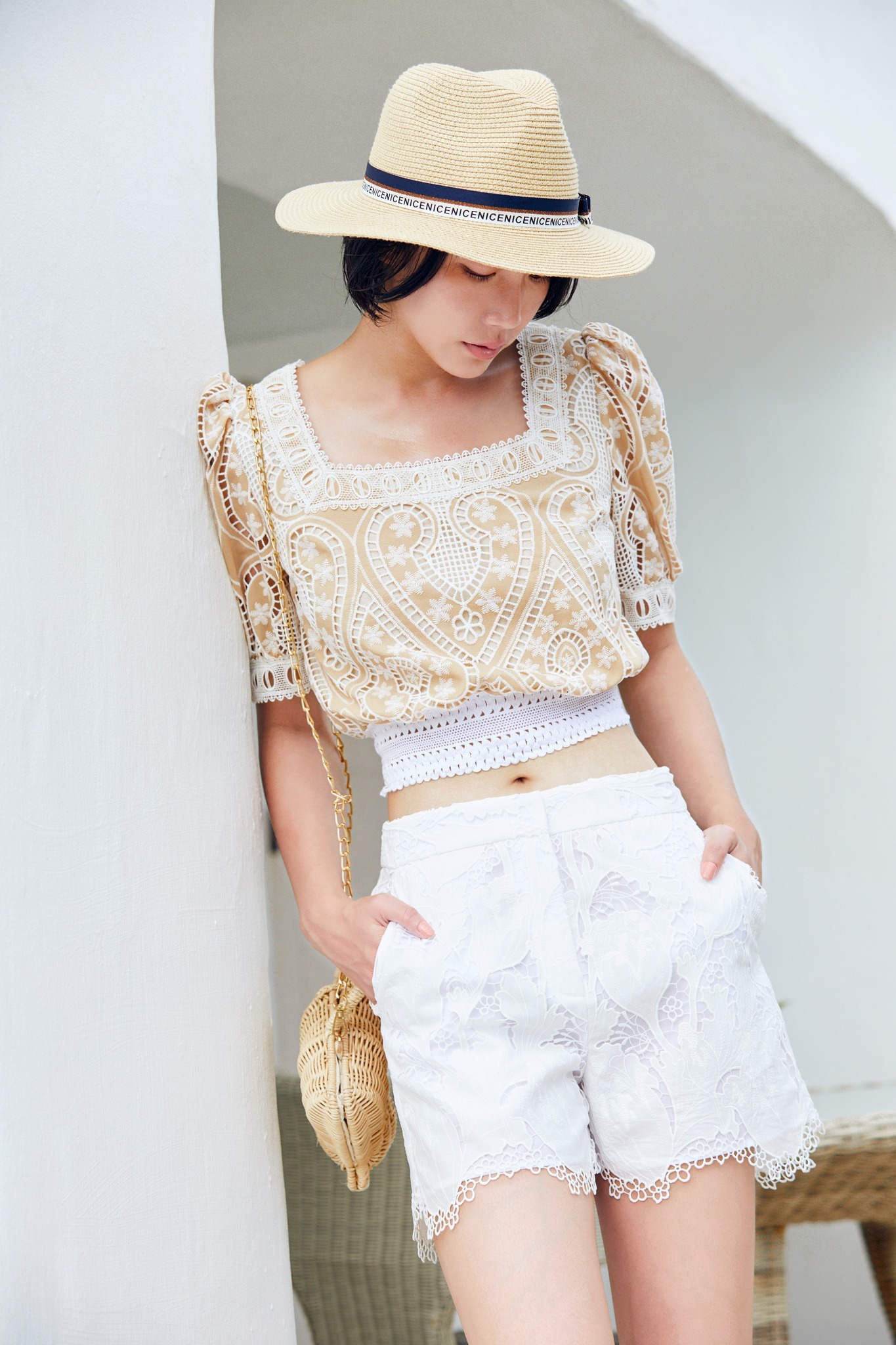 BC1EB036A1 法式生活立體格紋蕾絲復古宮廷方領泡袖上衣