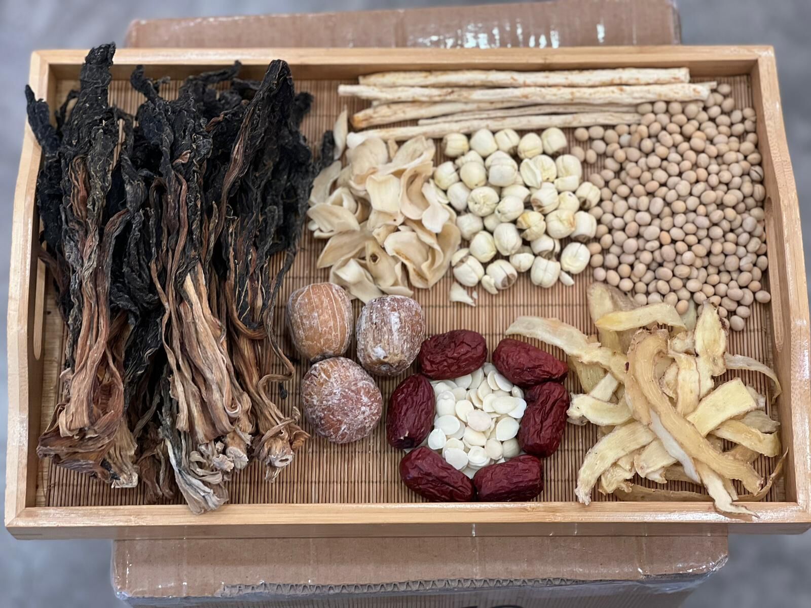 菜乾沙參玉竹蓮子百合湯