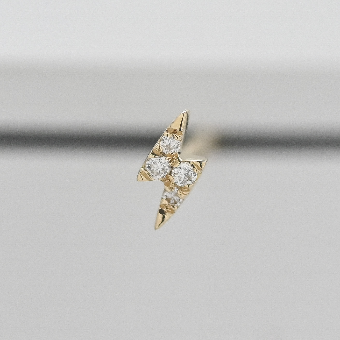 18K Flash Diamond Earring