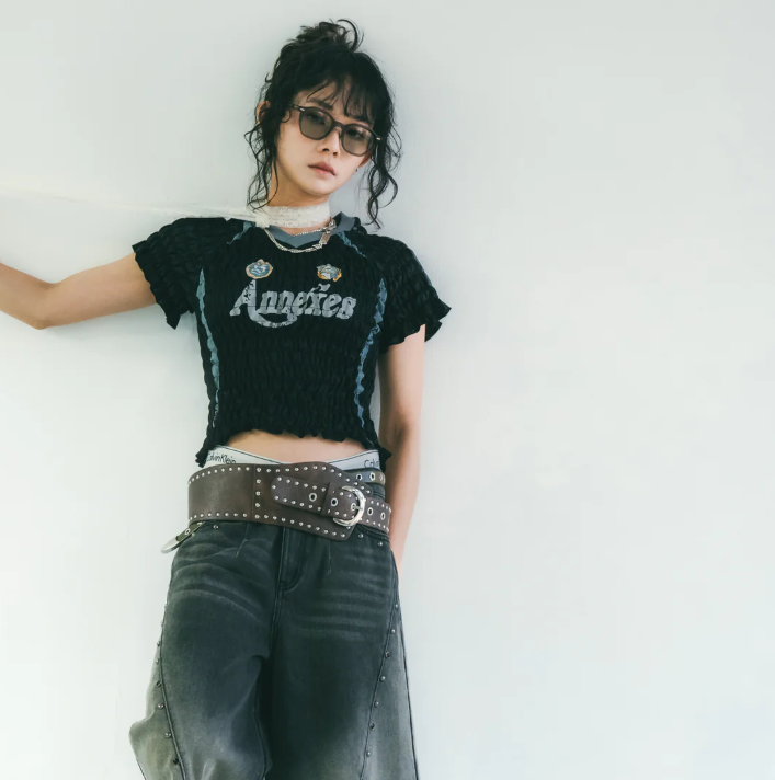 [現貨] Sense Wrinkles Printed Football Top Black | L25-T04BK