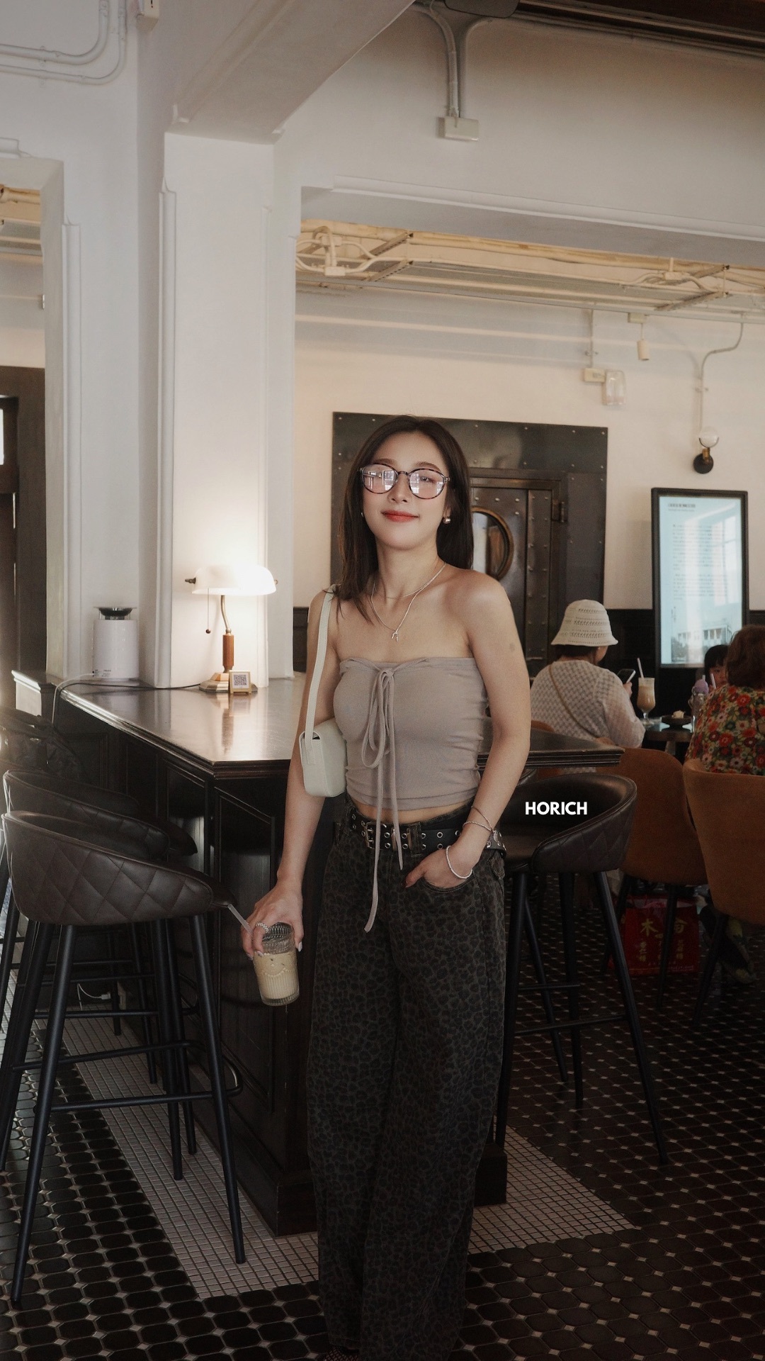 𝗝𝘂𝗻.𝟮𝟳 /010-綁帶胸墊背心(4色)-灰杏色