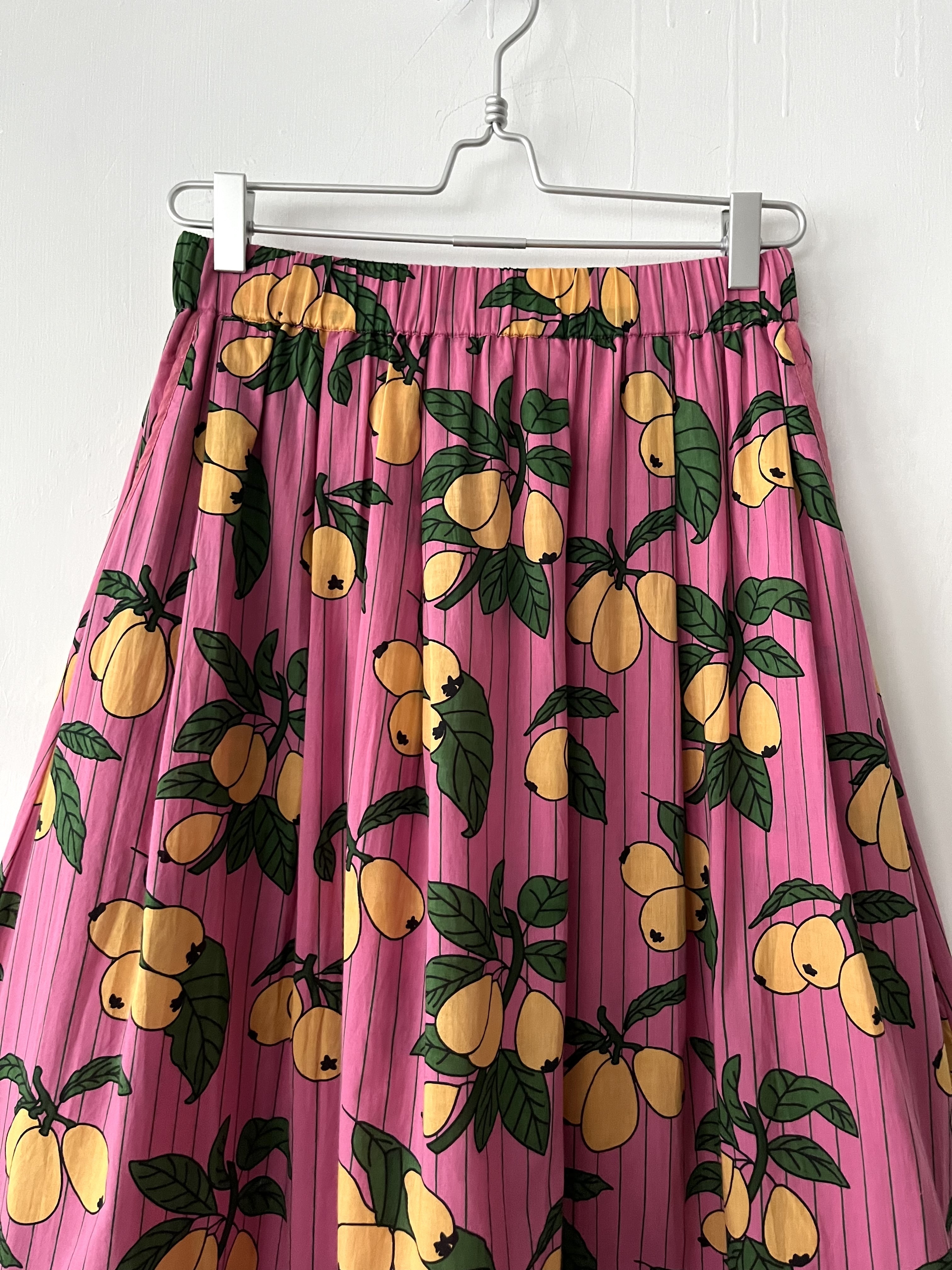 粉紅色枇杷果花裙