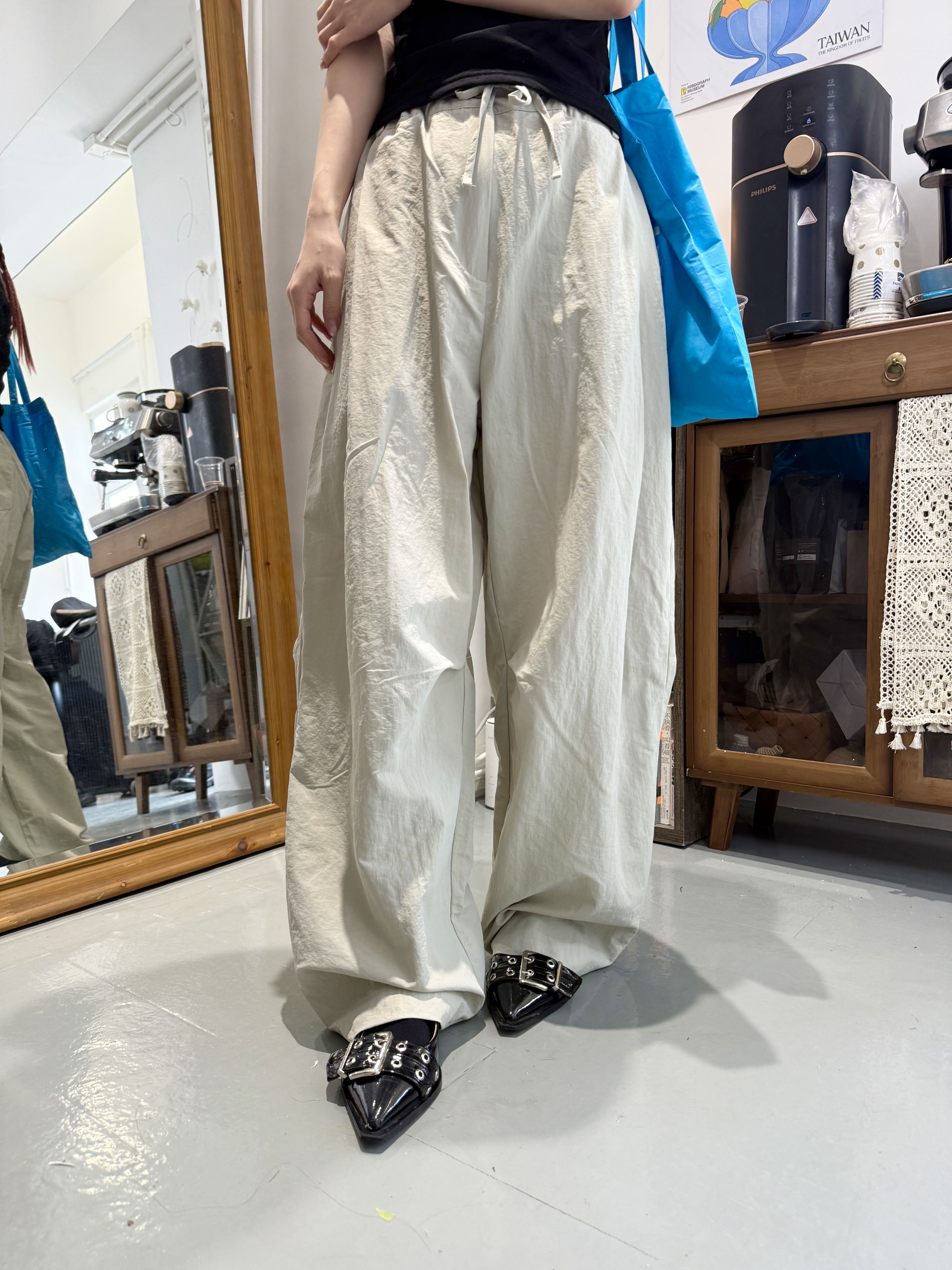 勁寬鬆通爽索索料balloons pants