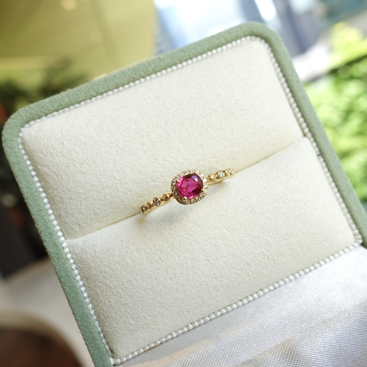 18K黃金天然紅寶石復古圍鑲鑽石戒指